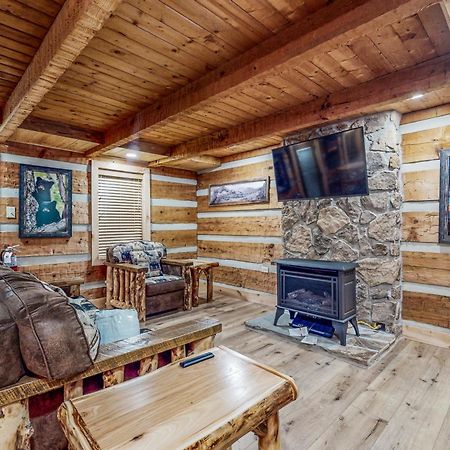Up The Creek Villa Гетлинбург Екстериор снимка