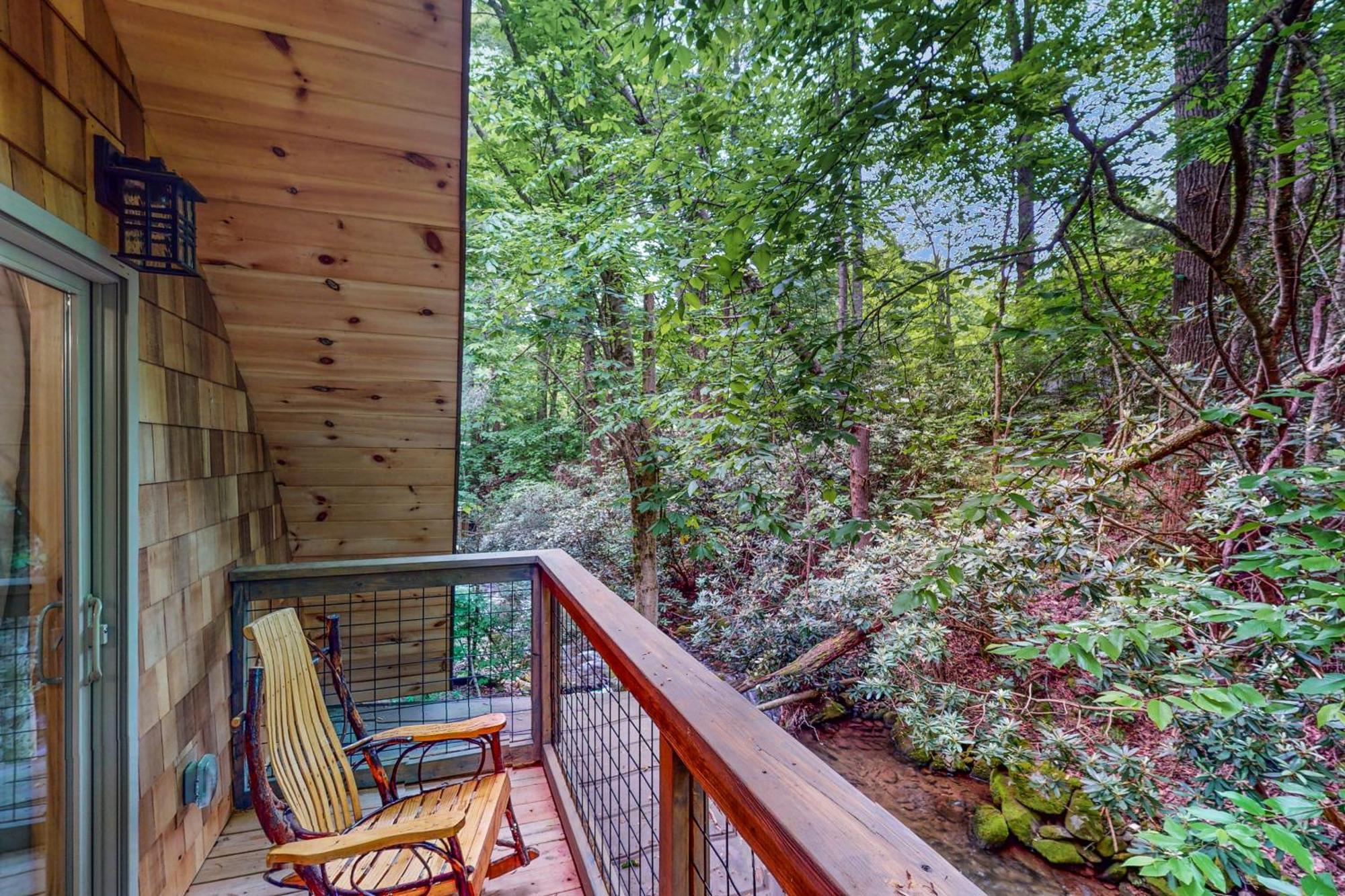 Up The Creek Villa Гетлинбург Екстериор снимка