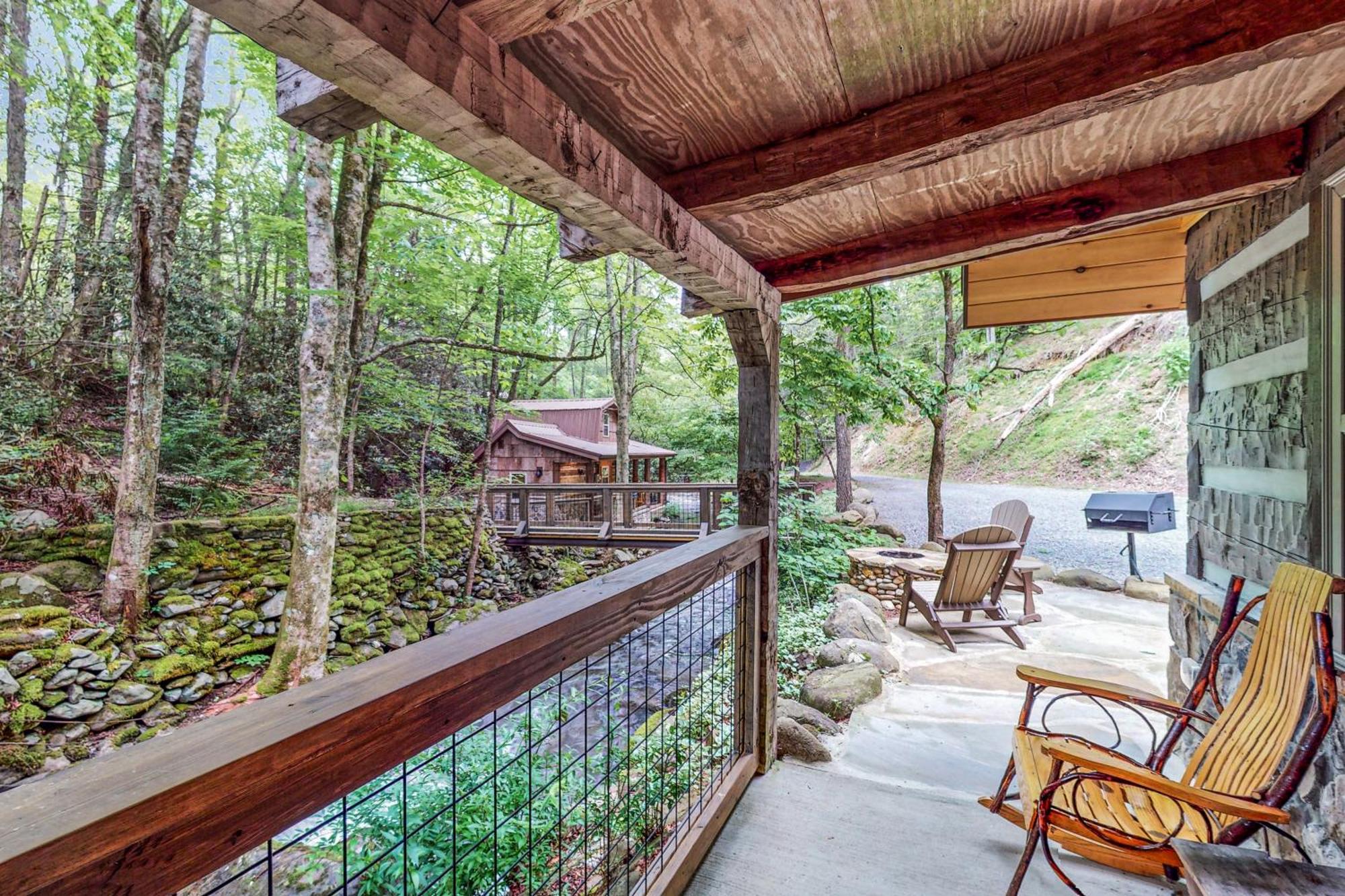 Up The Creek Villa Гетлинбург Екстериор снимка